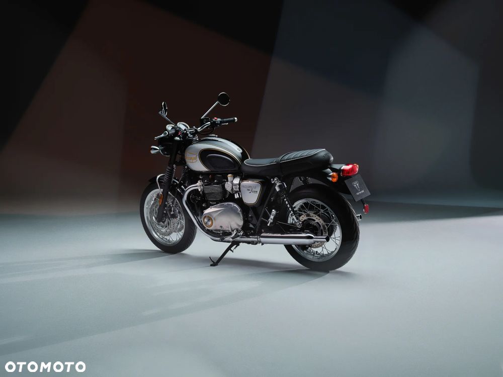 Triumph Bonneville - 3