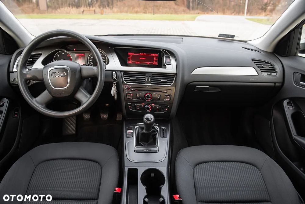 Audi A4 Limousine - 11