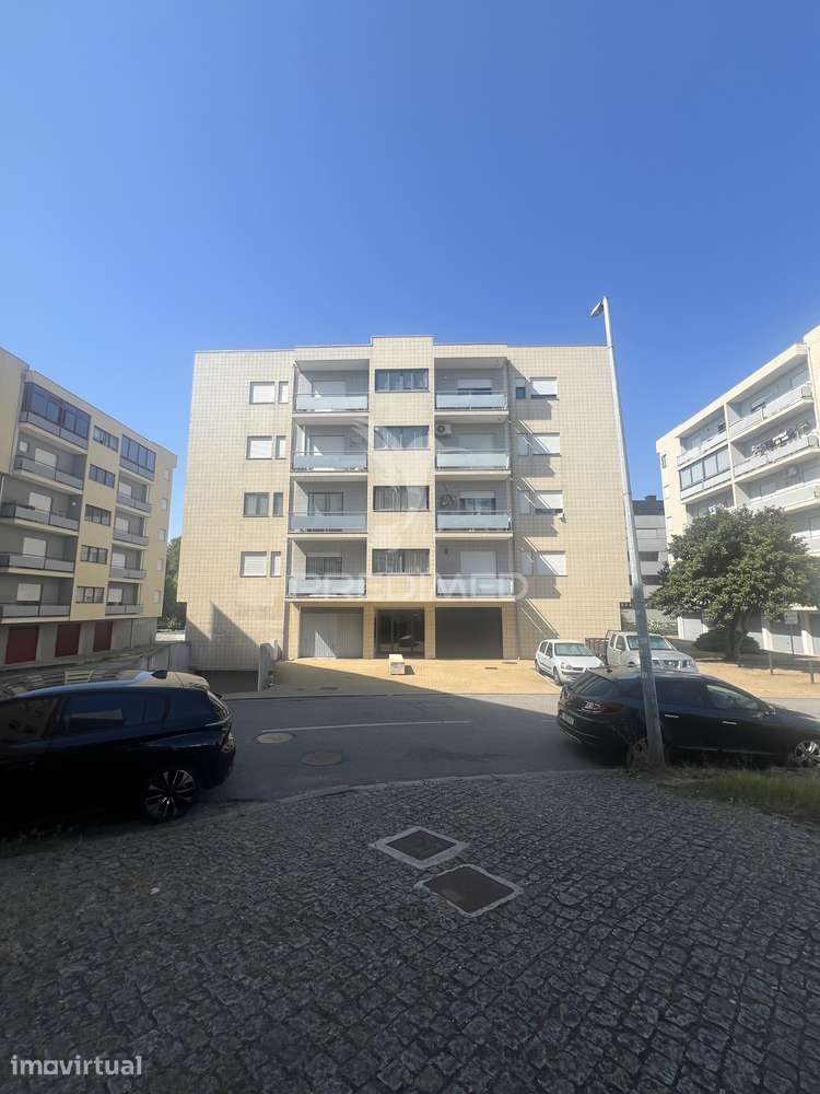 T3 com Suite e Garagem em Real, Braga - Grande imagem: 3/5
