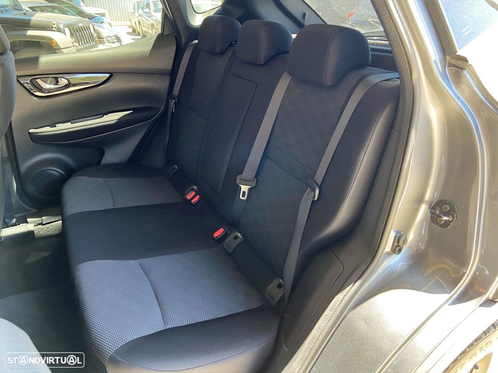 Nissan Qashqai 1.5 dCi 360 - 23