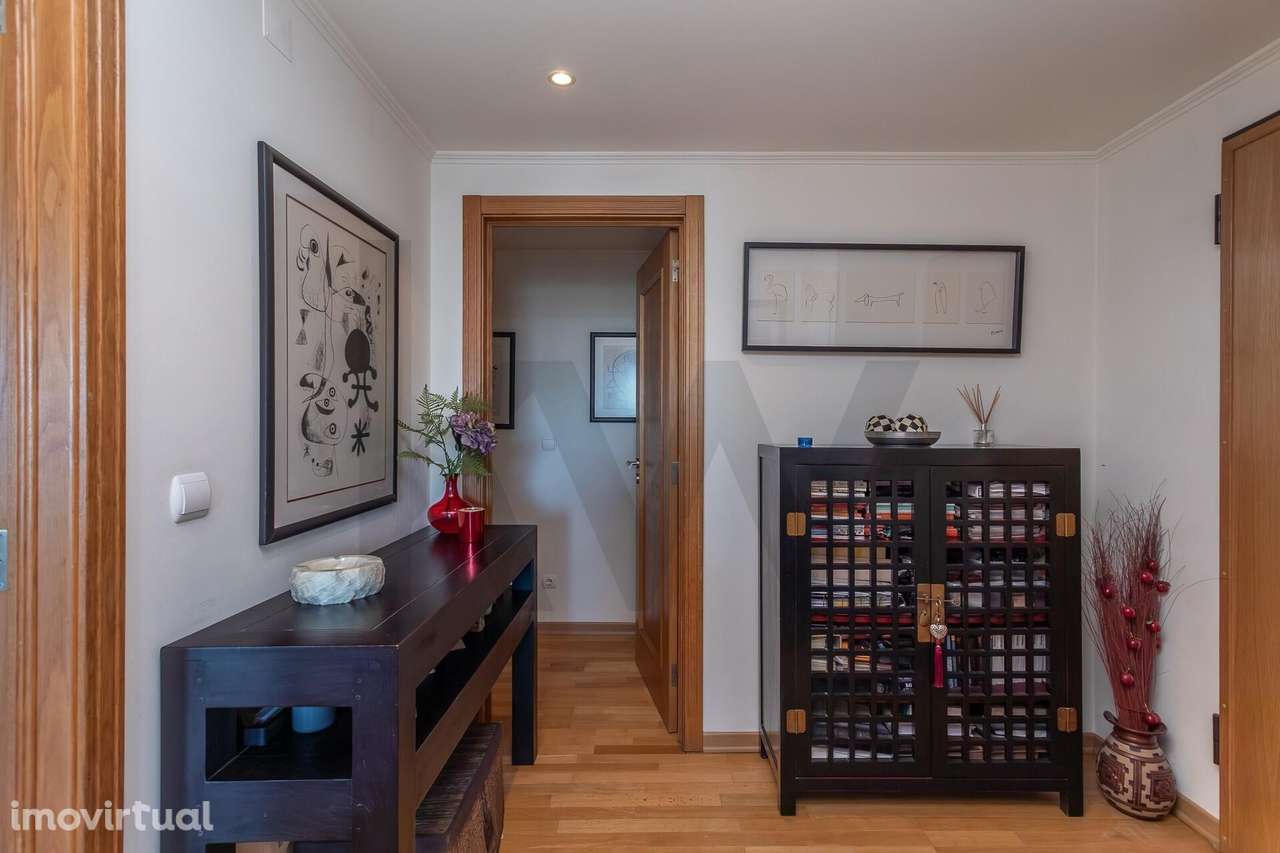 T3 Luminoso com Garagem a 3 min do Aeroporto | Excelente Localização n - Grande imagem: 5/33