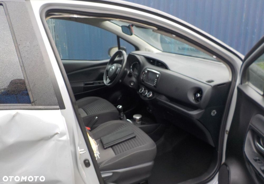 Toyota Yaris - 16
