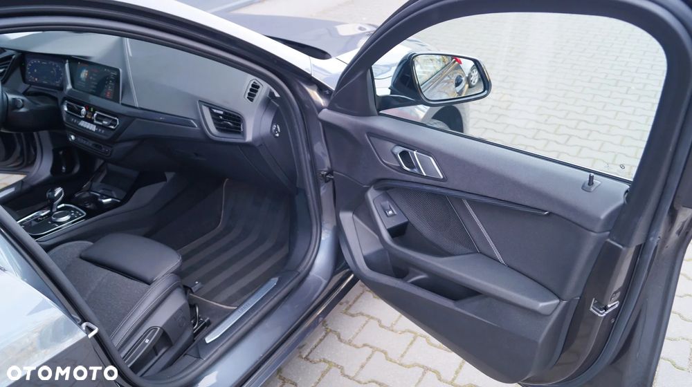BMW Seria 1 118i Sport Line - 29