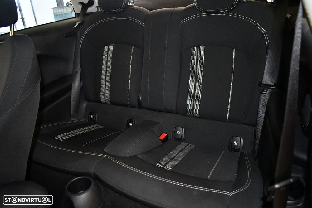 MINI 3 Portas Cooper SE - 4