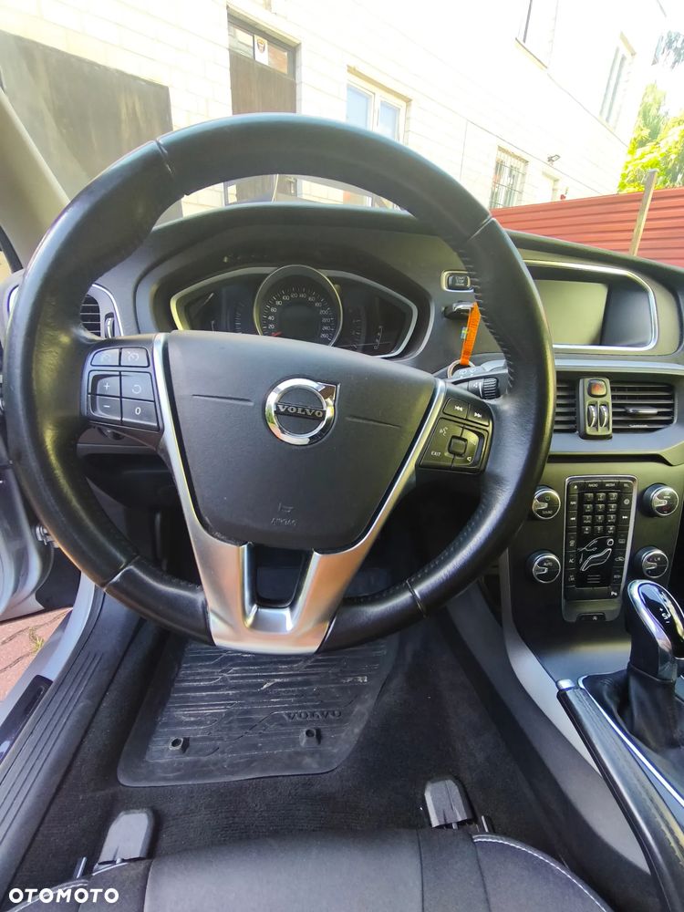 Volvo V40 D3 Drive-E SCR Momentum - 13