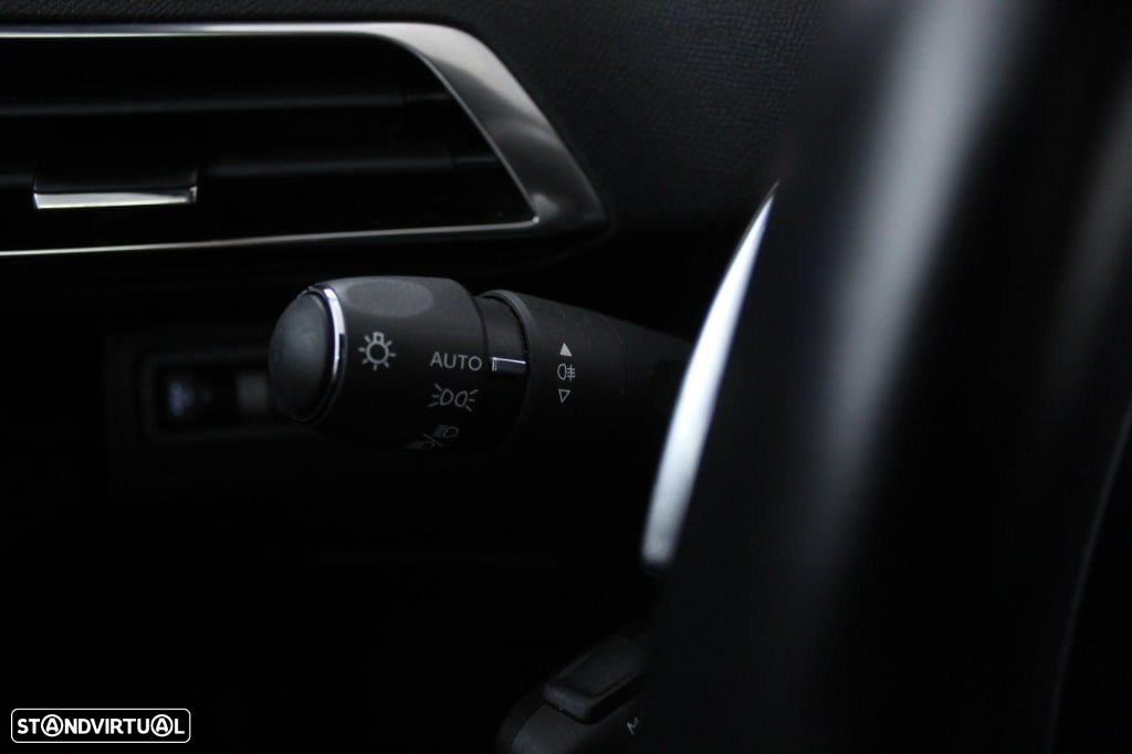 Peugeot 3008 1.5 BlueHDi Allure Pack EAT8 - 24