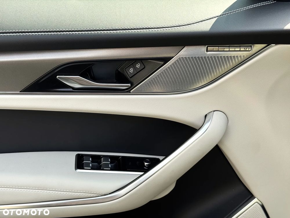 Jaguar F-Pace D200 AWD R-Dynamic S - 15
