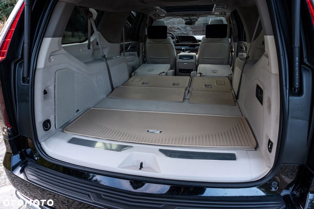 Cadillac Escalade - 21