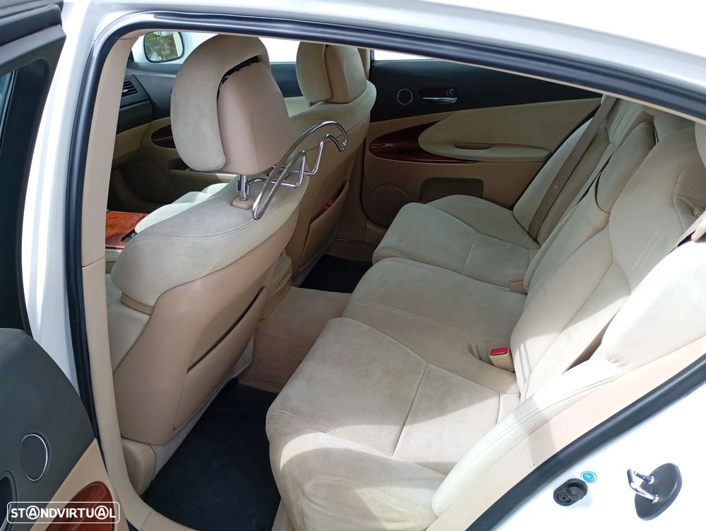 Lexus GS 450h - 12