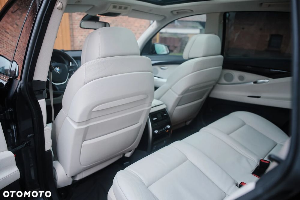 BMW 5GT 535i - 15