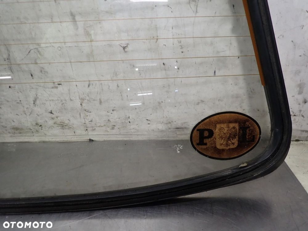 SZYBA TYLNA AUDI 80 B2 - 3