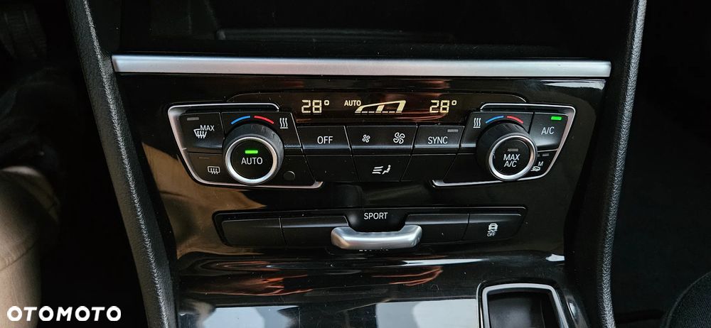 BMW Seria 2 216d Gran Tourer Luxury Line - 12