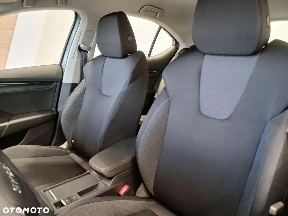 Skoda Octavia 1.5 TSI mHEV Drive Essence DSG - 6