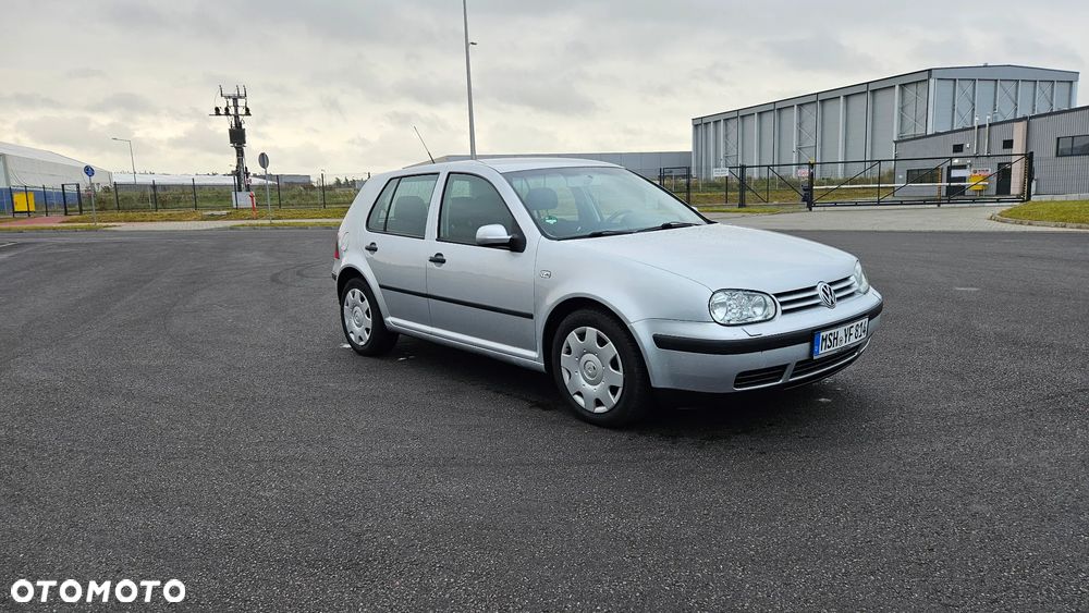 Volkswagen Golf 1.6 Edition - 1