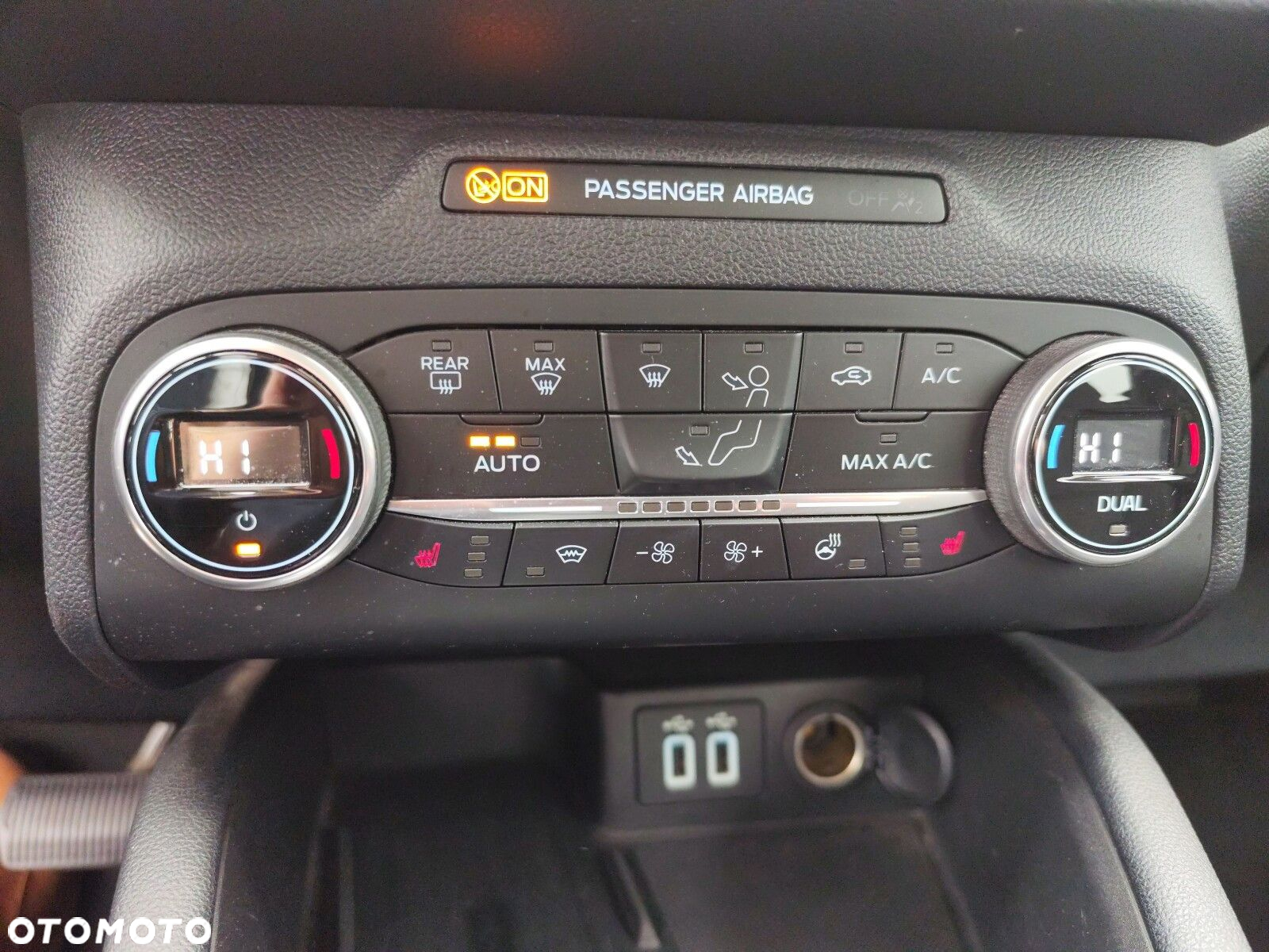Ford Kuga - 24