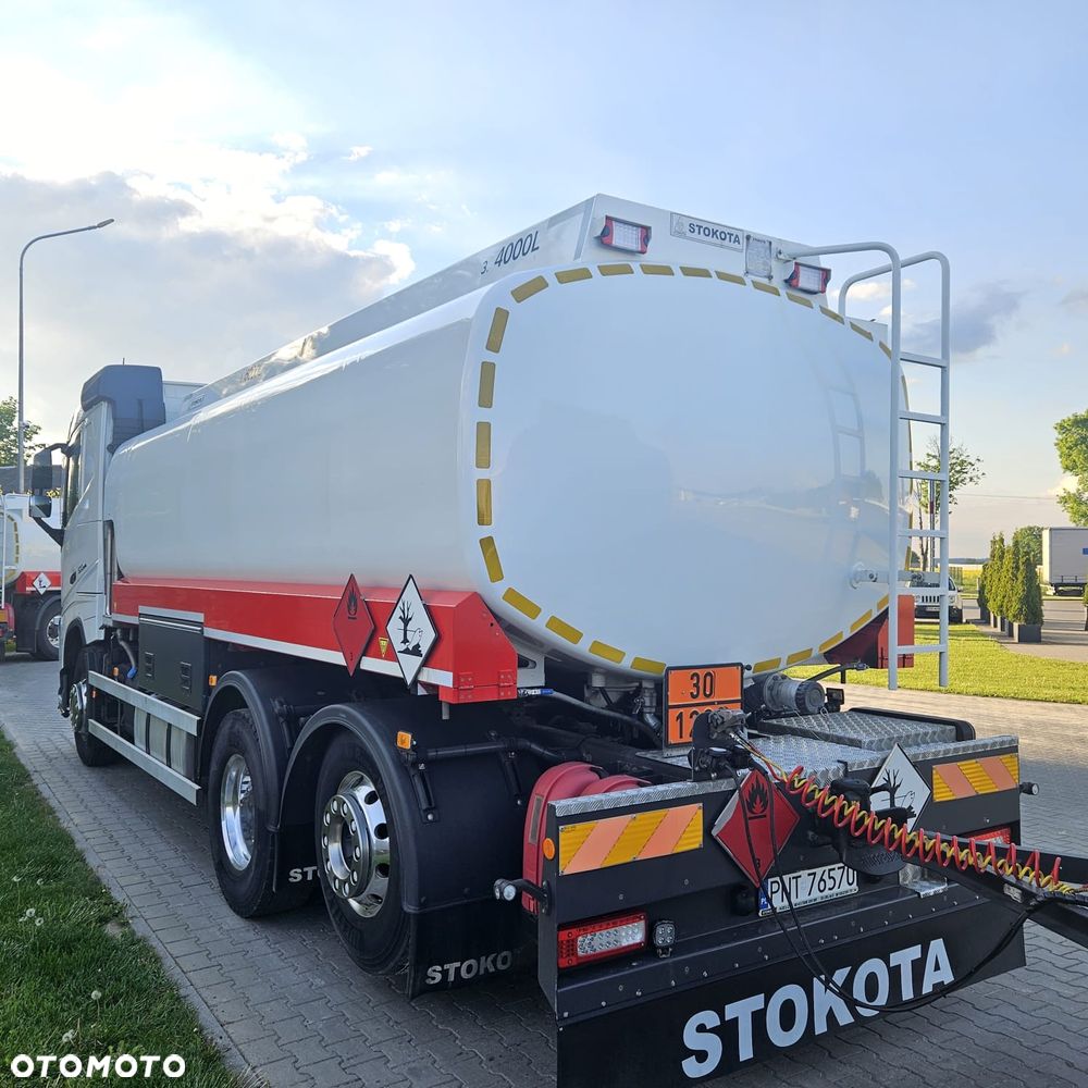 Volvo STOKOTA FH 6X2 - 10