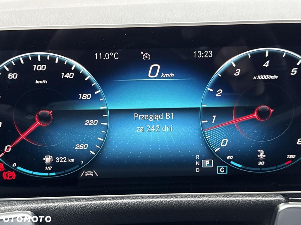 Mercedes-Benz GLB - 21