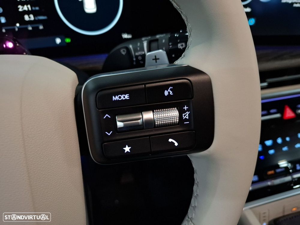 Hyundai Santa Fe 1.6 T-GDI PHEV Vanguard - 16