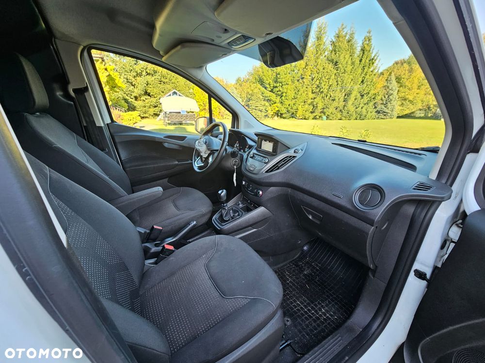 Ford Transit Courier - 16