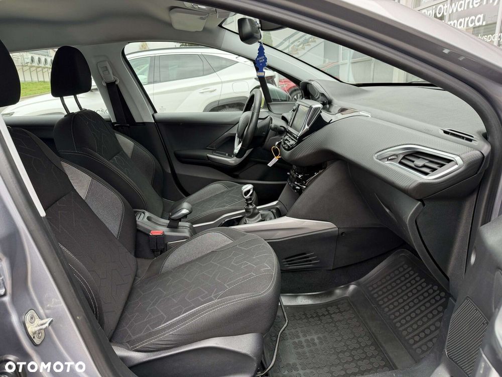 Peugeot 2008 1.2 PureTech Active S&S - 27