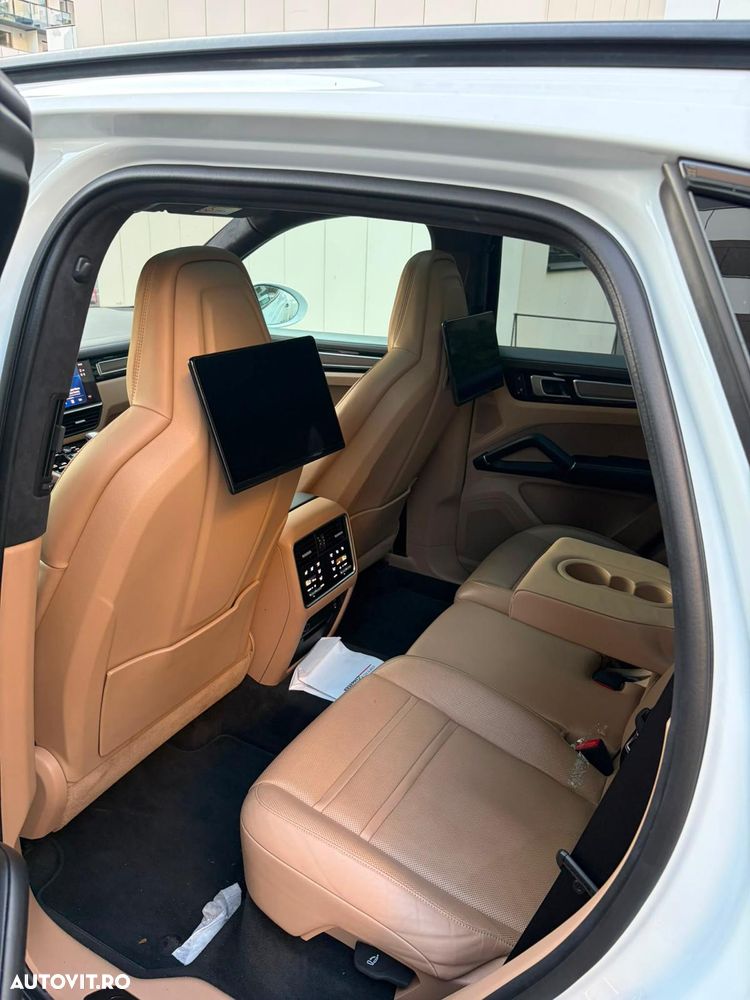 Porsche Cayenne - 3
