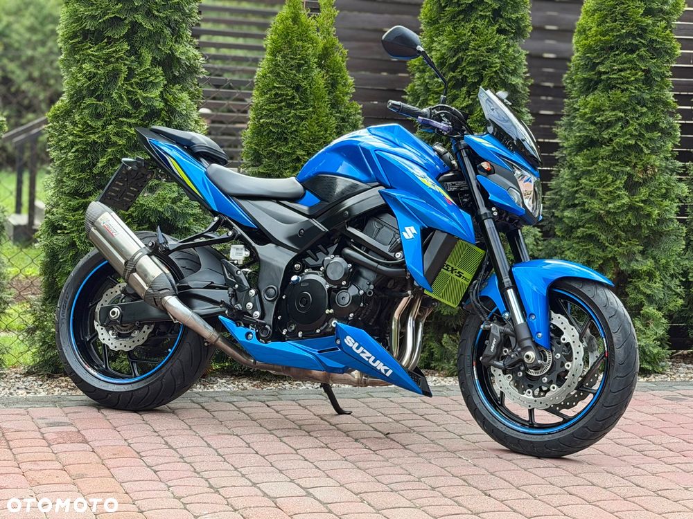 Suzuki GSX - 2