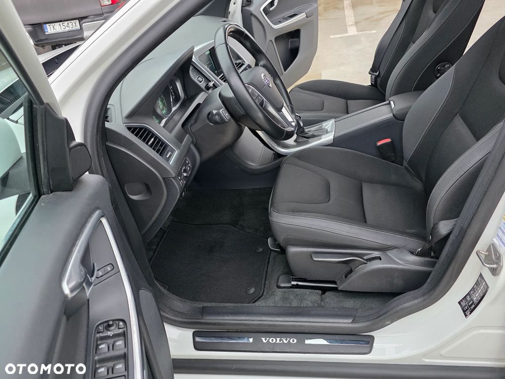 Volvo XC 60 D3 Geartronic Momentum - 10