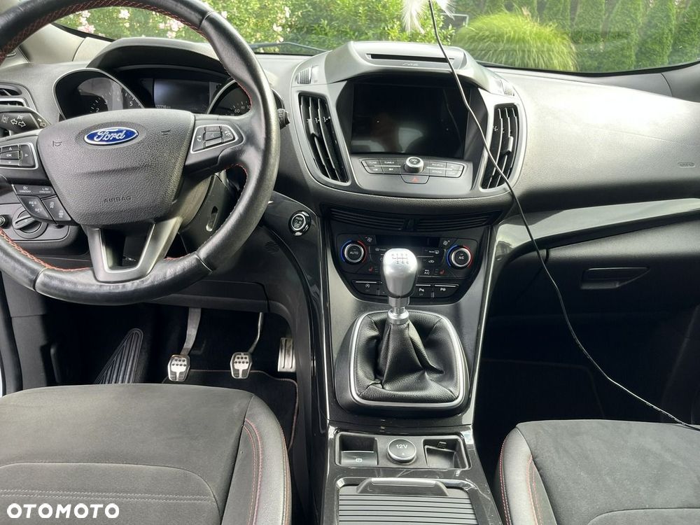 Ford Kuga 1.5 EcoBoost 2x4 ST-Line - 14