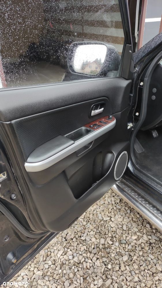 Suzuki Grand Vitara 1.9 DDiS De Luxe - 30