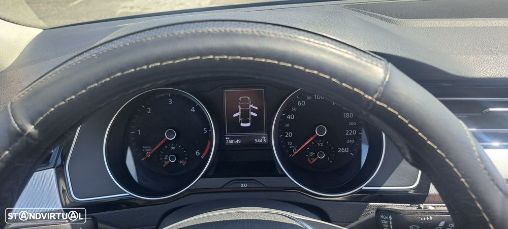 VW Passat 2.0 TDI Confortline - 10