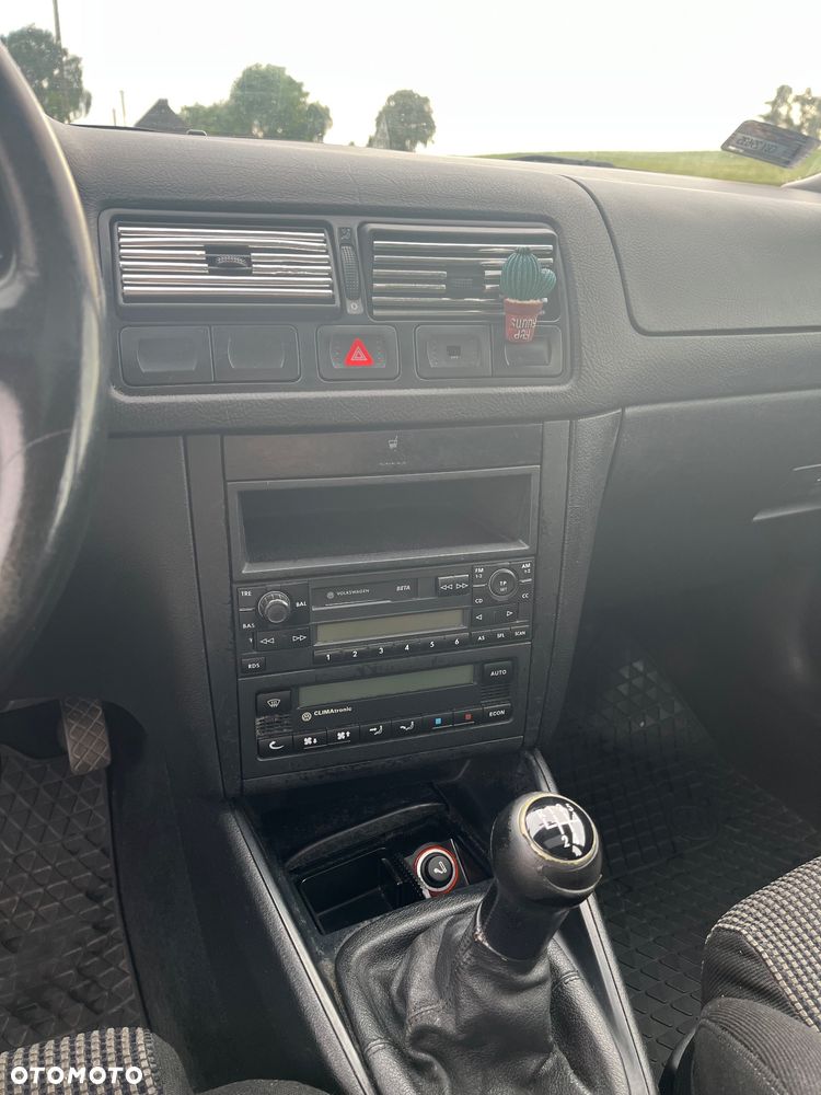 Volkswagen Golf 1.6 Highline - 12