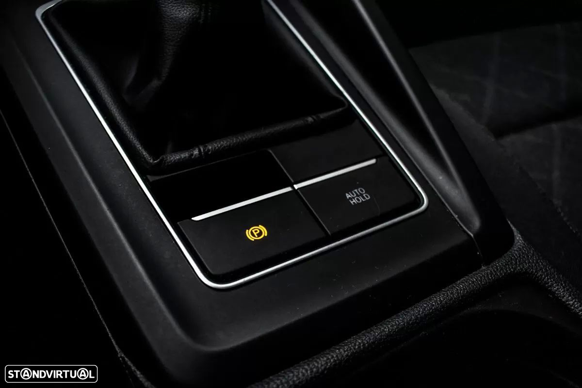 VW Golf Variant 2.0 TDi Conceptline - 23