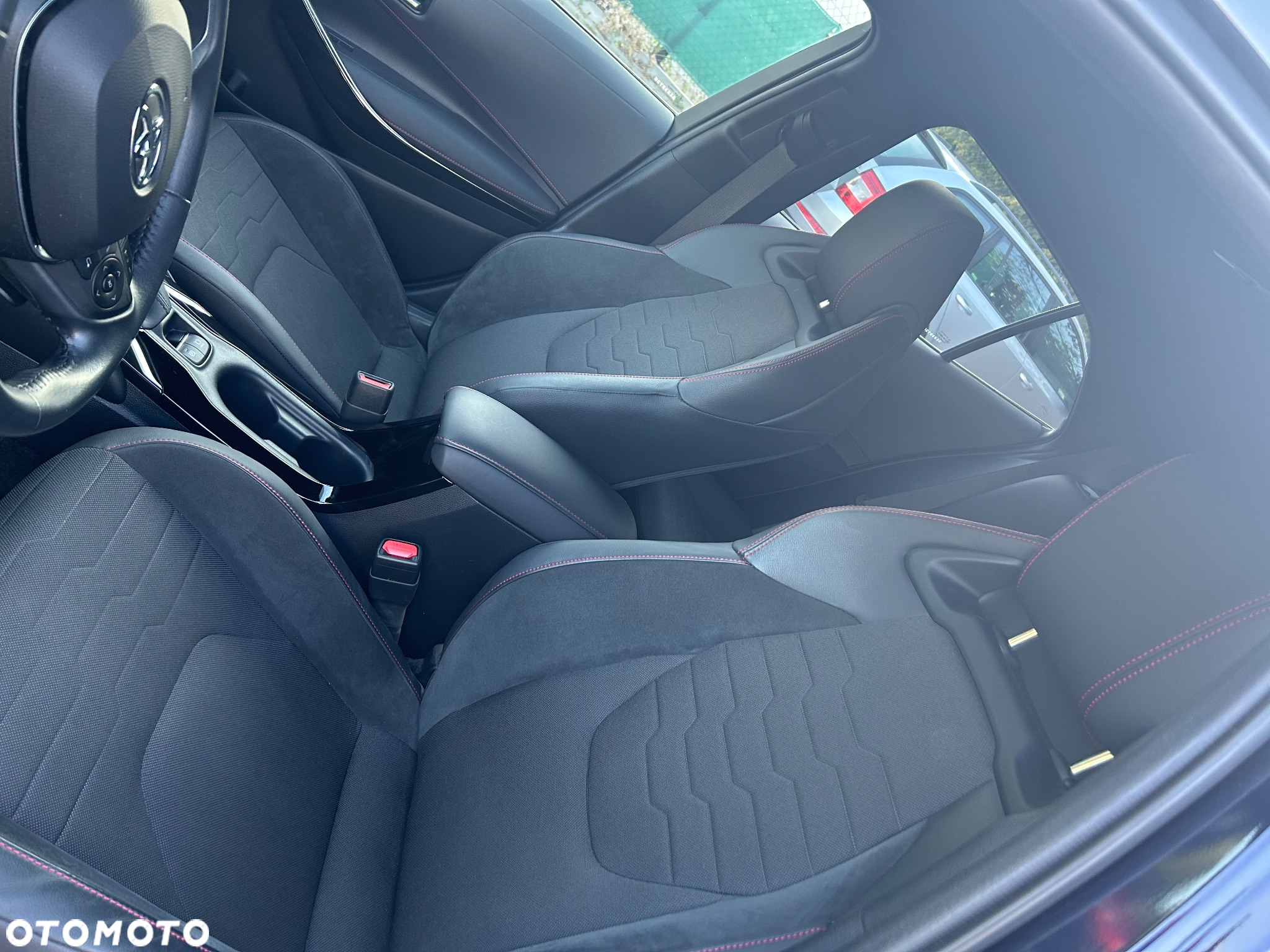 Toyota Corolla 2.0 Hybrid GR Sport - 22