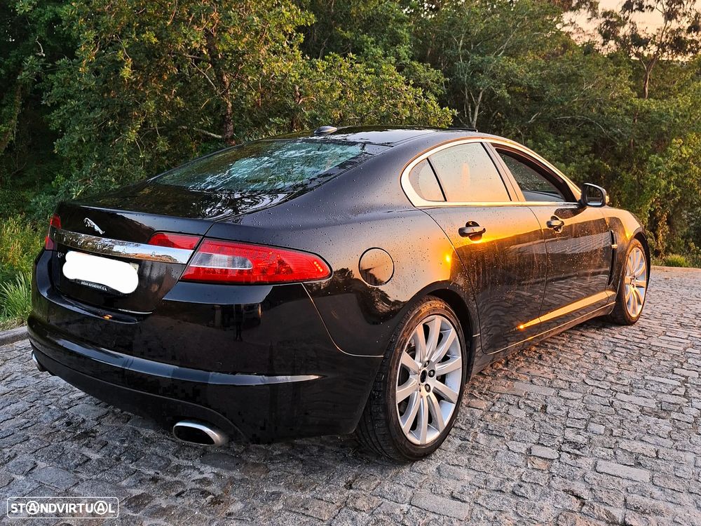 Jaguar XF 2.7 D V6 Premium Luxury - 11