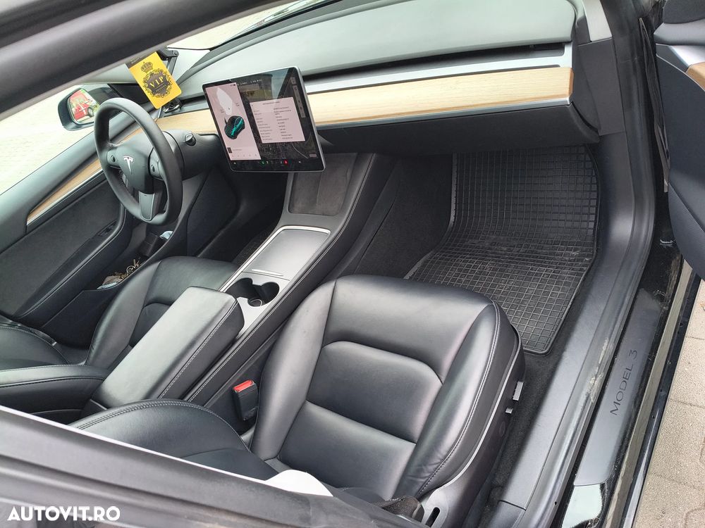Tesla Model 3 - 10