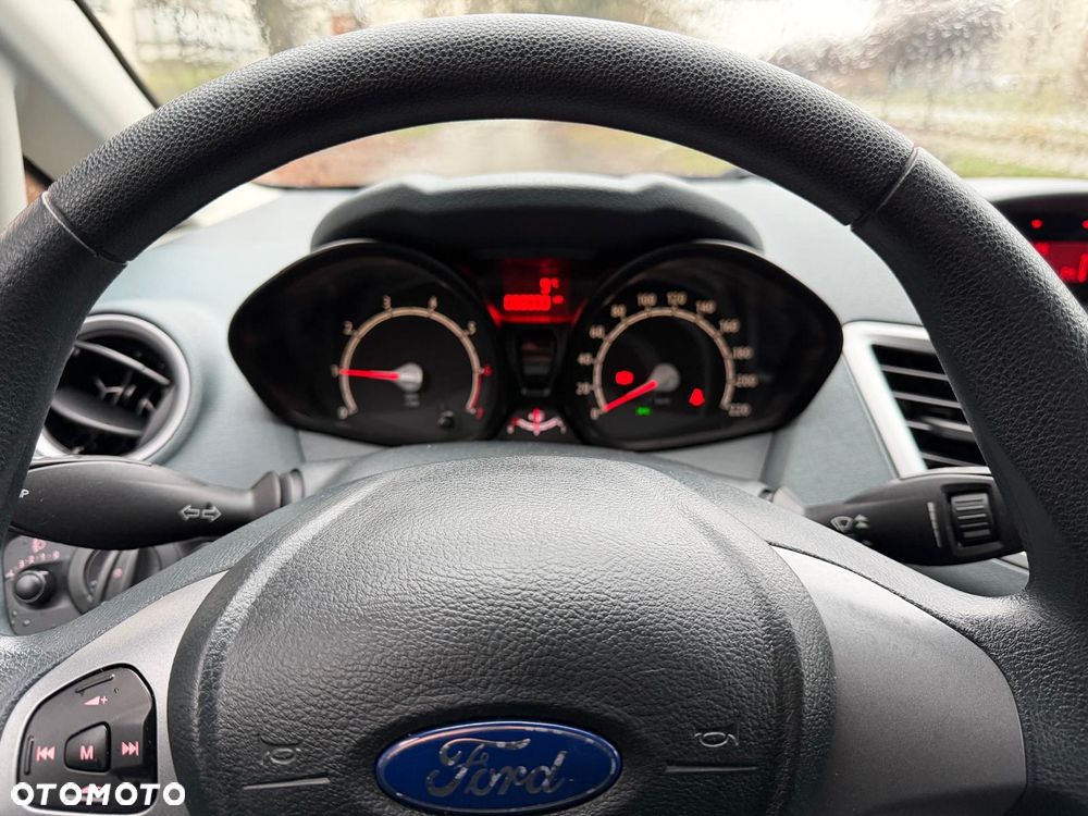 Ford Fiesta 1.25 Champions Edition - 11