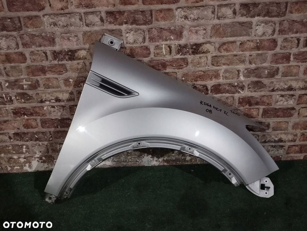 Ford Kuga MK1 08/12 Przód strona prawa Błotnik przedni PRAWY KOD 08 - 2