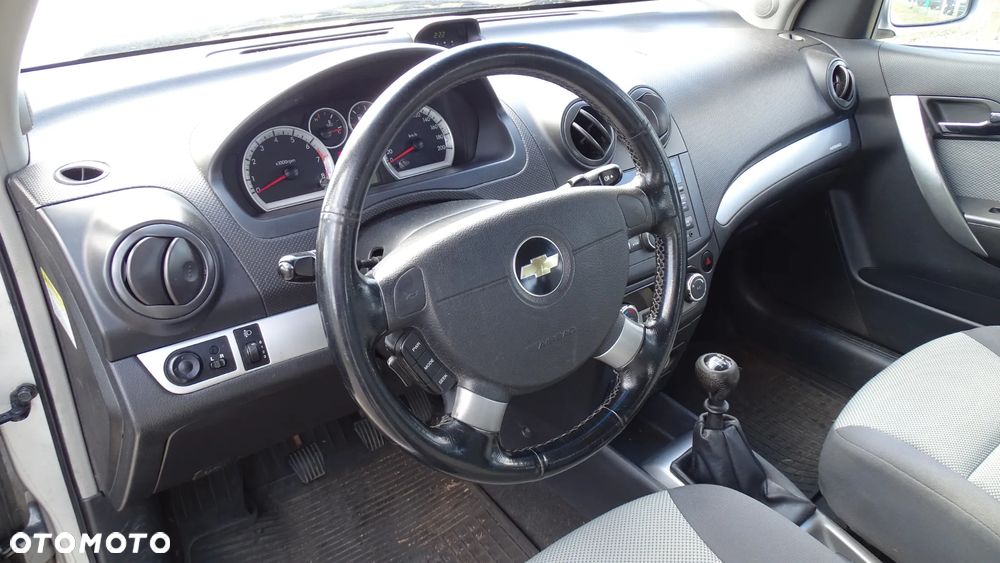 Chevrolet Aveo 1.4 16V LT - 10