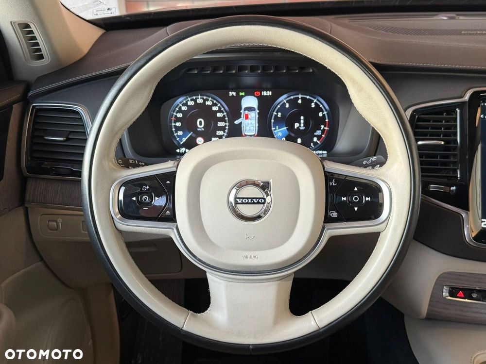Volvo XC 90 - 16