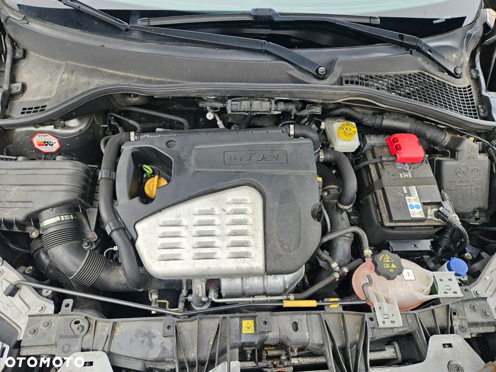 Fiat Tipo 1.4 T-Jet 16v S-Design - 26