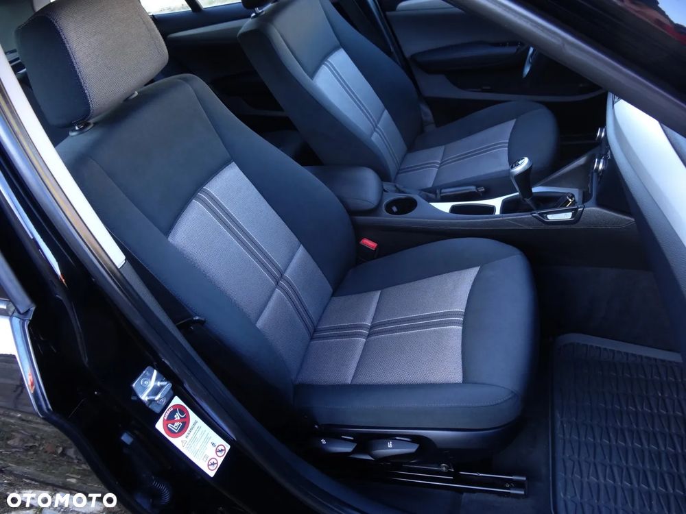 BMW X1 sDrive18d Sport Line - 24