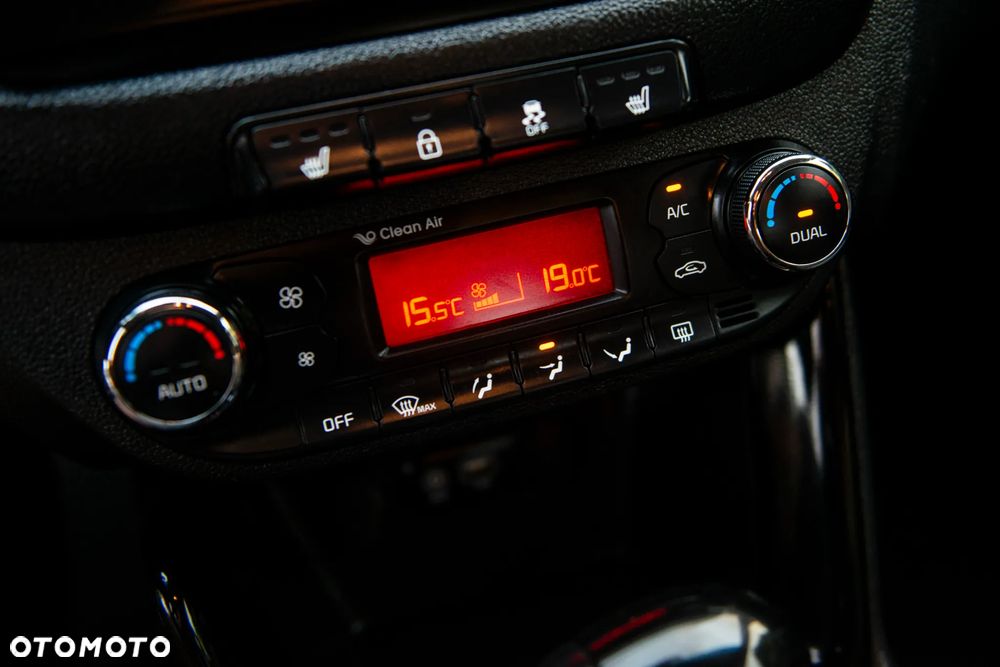 Kia Ceed 1.6 GDI DCT Vision - 23