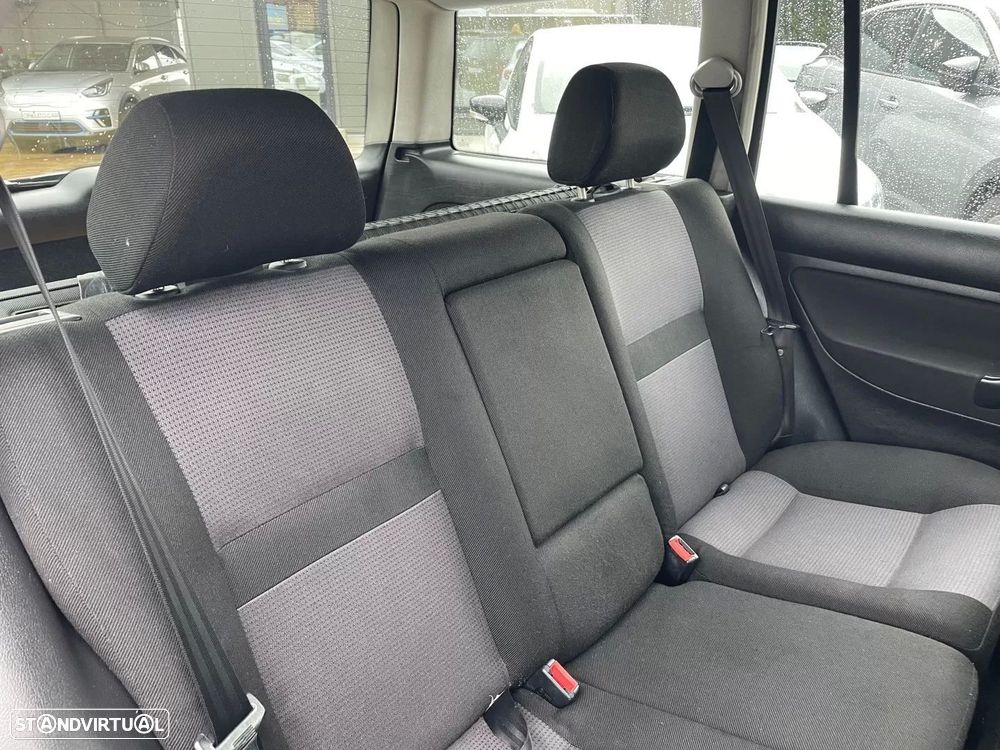 VW Golf Variant 1.9 TDi Highline - 22