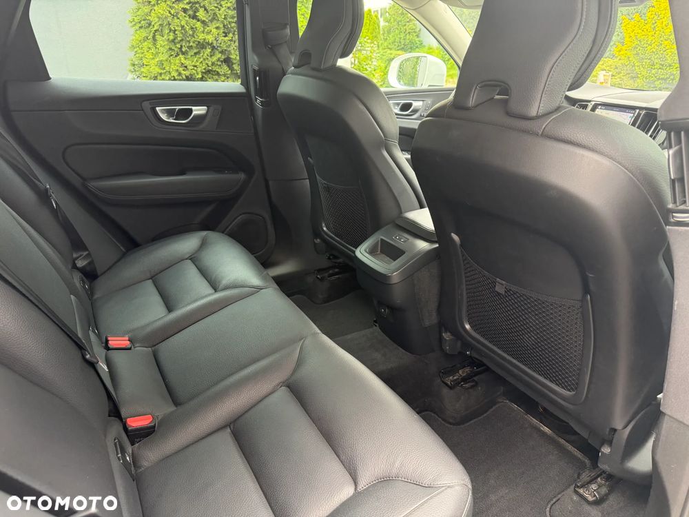 Volvo XC 60 B4 D Plus Bright - 12