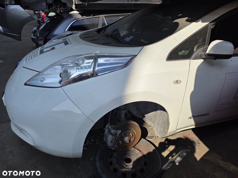 NISSAN LEAF I 326G ZDERZAK PRZOD KOMPLETNY 2016R - 11