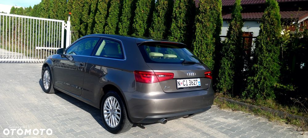 Audi A3 Sportback 1.6 TDI DPF Ambiente - 9