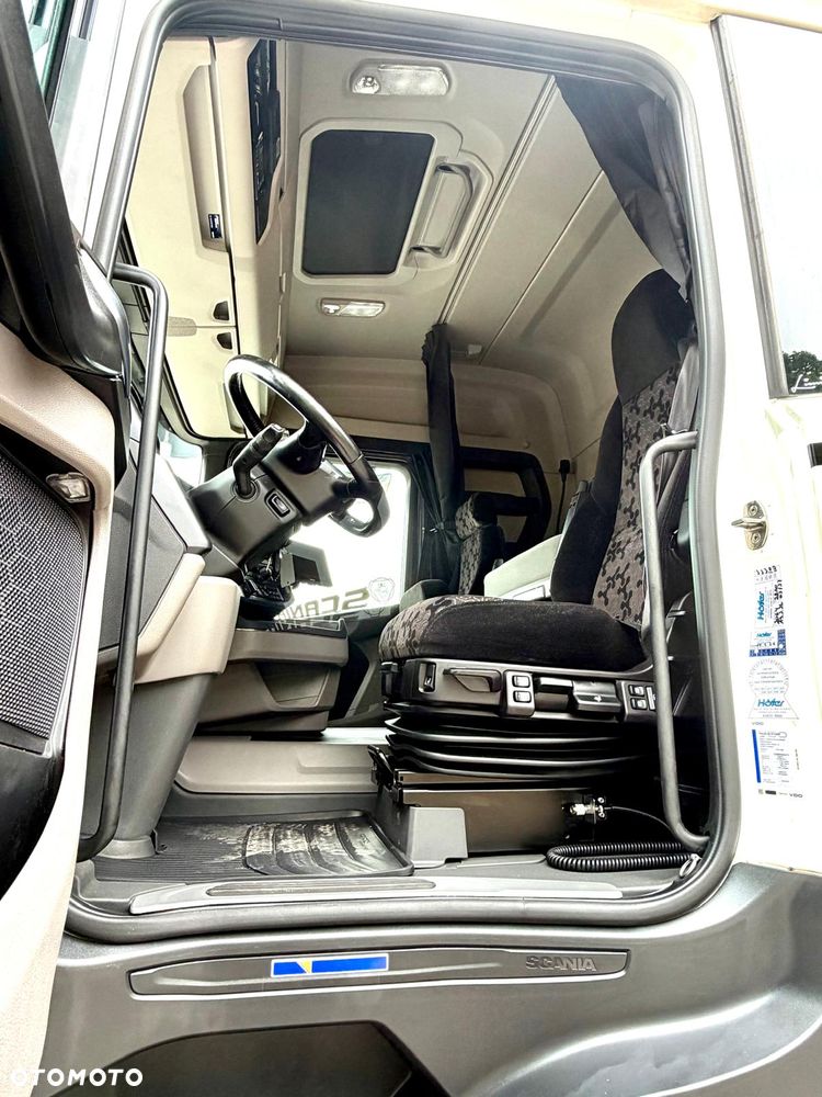 Scania SCANIA R410 / CHŁODNIA / 2020 /  WINDA / BEZ EGR  / TRZECIA OŚ PODNOSZONA ORAZ SKRĘTNA / SPROWADZONY / SYPIALKA / AUTOMAT / 19 PALET / E6 / STAN BARDZO DOBRY - 26