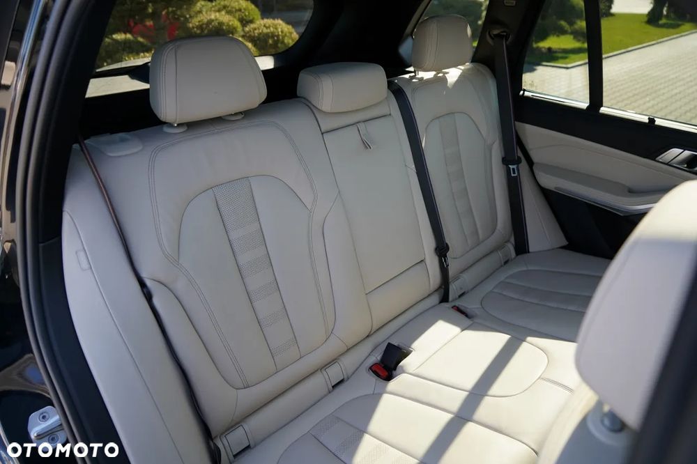 BMW X5 xDrive25d - 38
