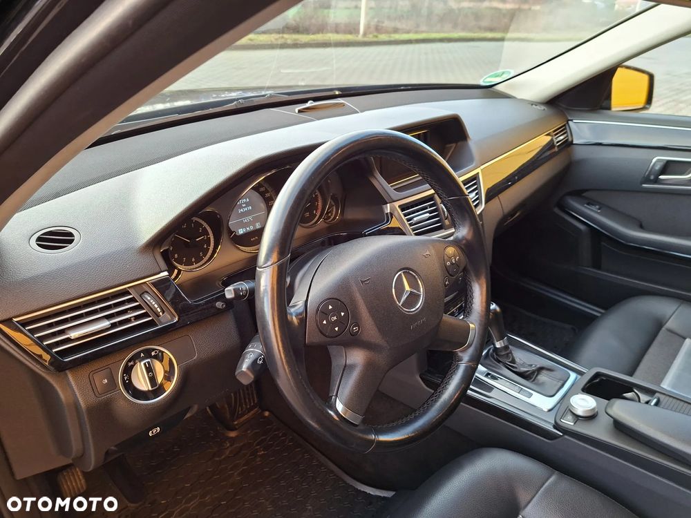 Mercedes-Benz Klasa E - 15