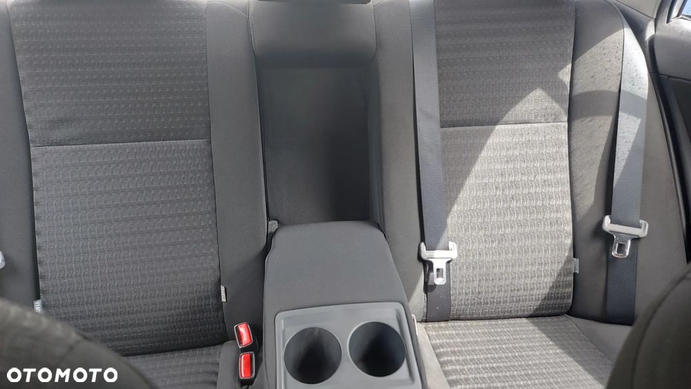 Toyota Corolla 1.6 Luna - 6